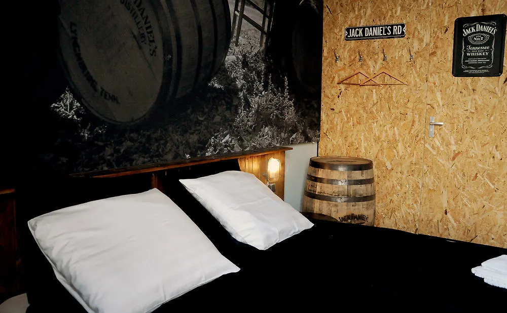 Stayokay Hostel Eindhoven - Blue Collar Hotel