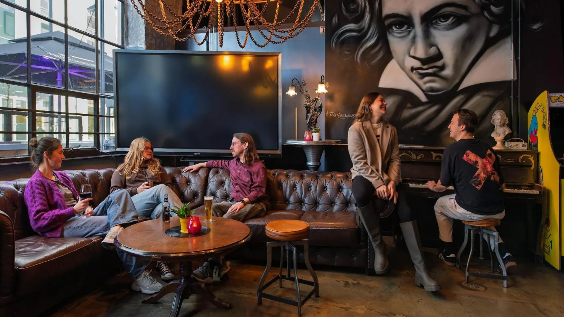 Stayokay Hostel Eindhoven - Blue Collar Hotel