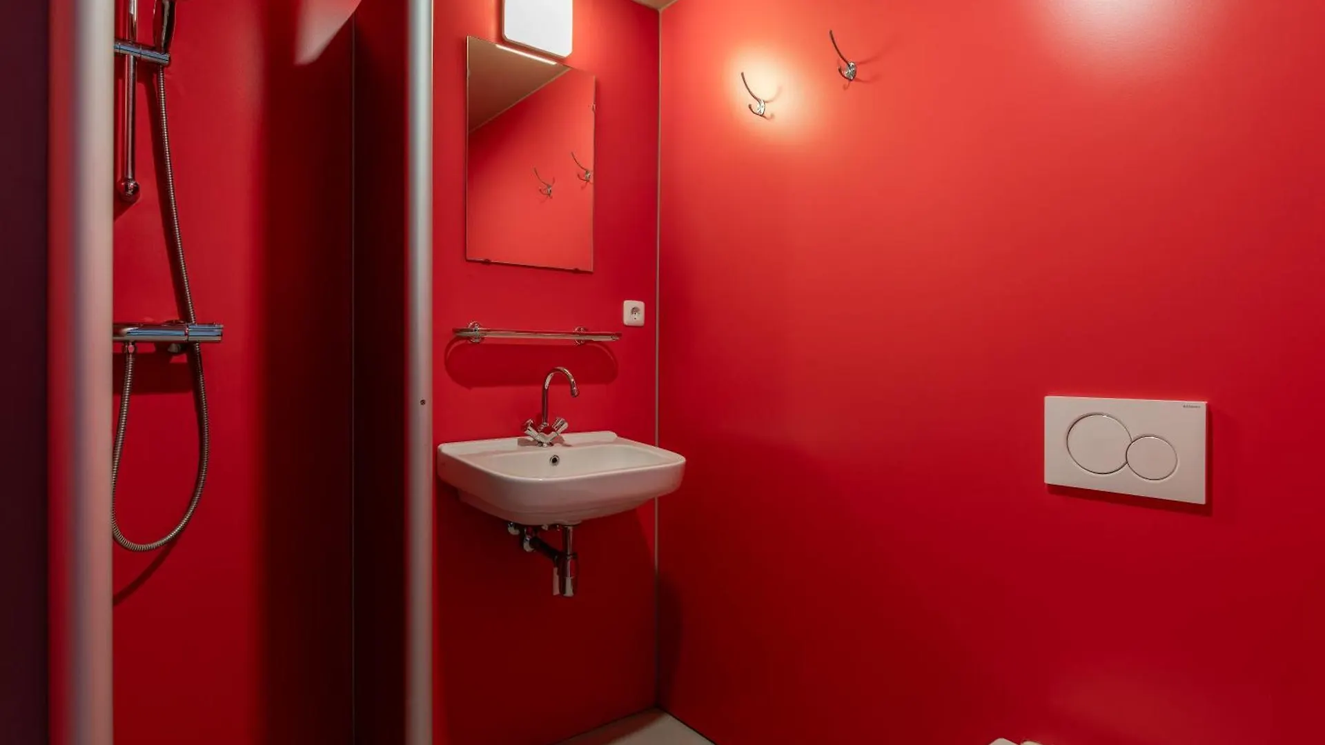 Stayokay Hostel Eindhoven - Blue Collar 3*,